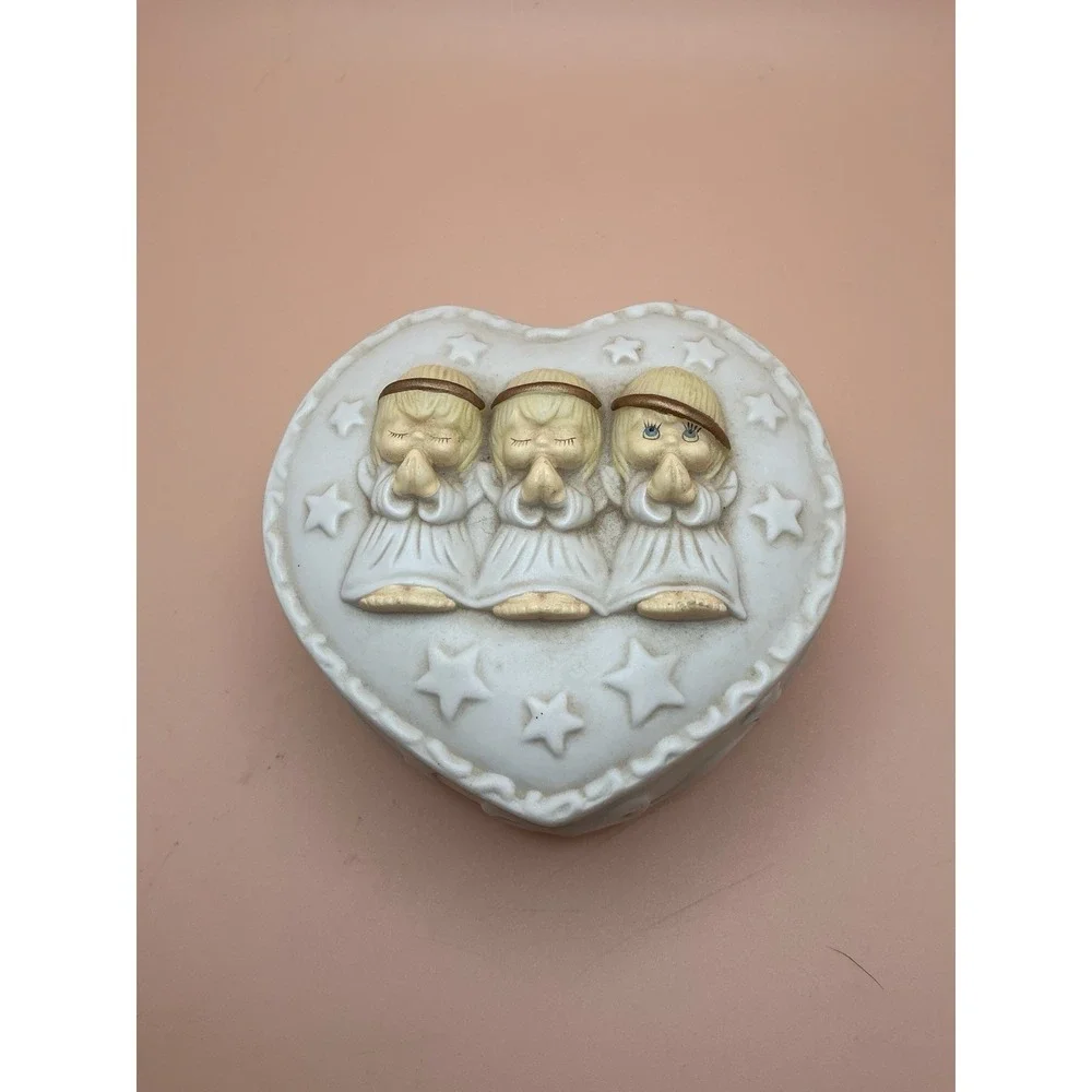 Three Little Praying Angels, Heart‎ Shaped Vintage Ceramic Trinket Jewelry Box
